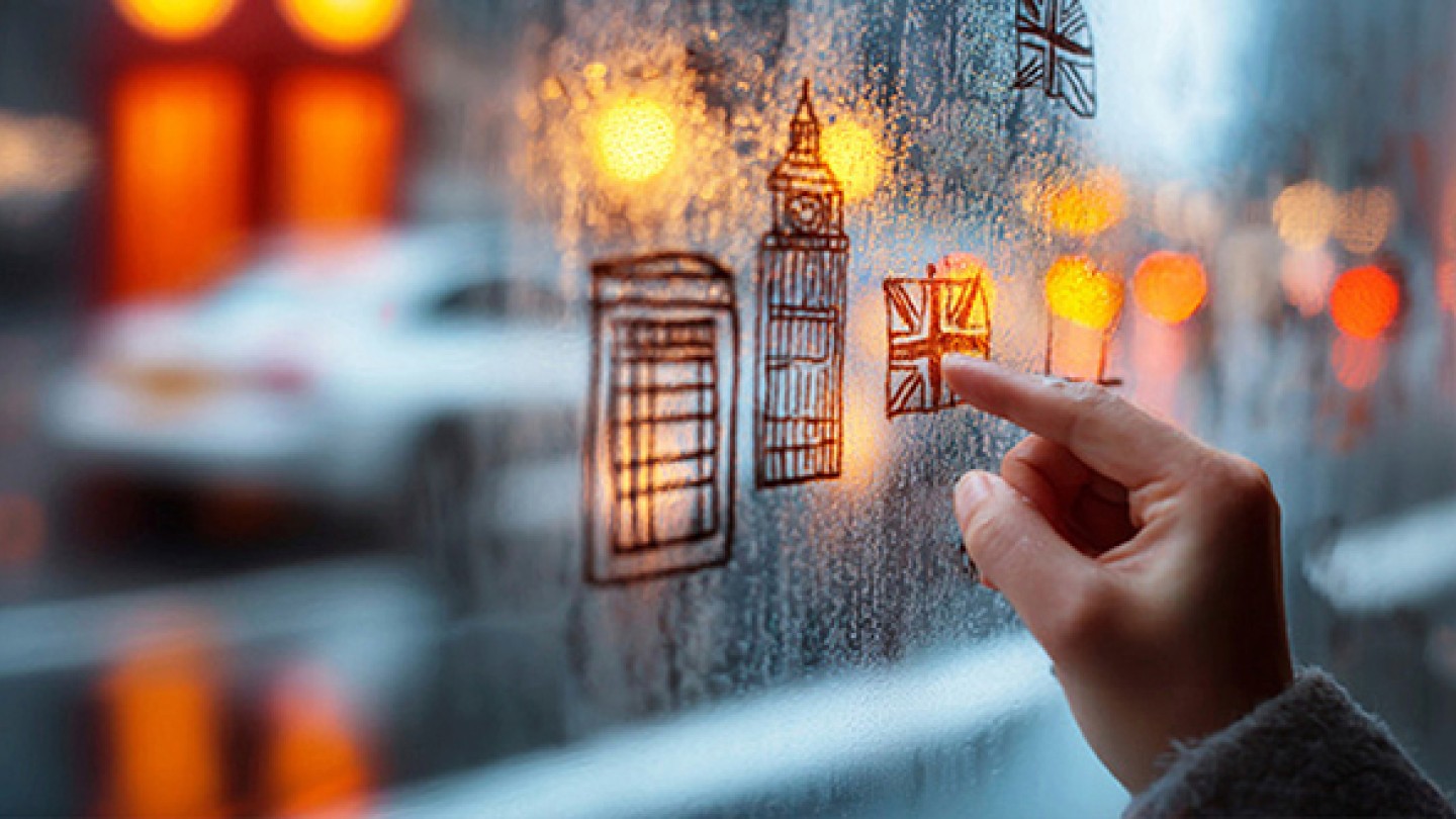 Return flights from 89€**